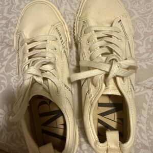 Zara Sneakers